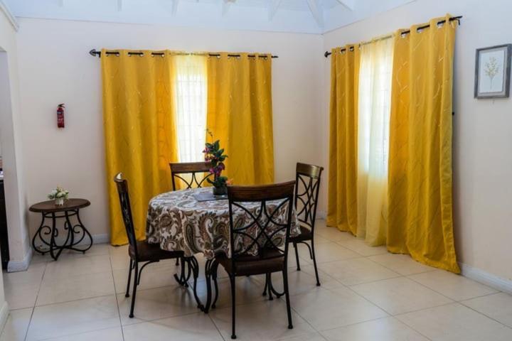 Smart Villa @ Richmond מראה חיצוני תמונה