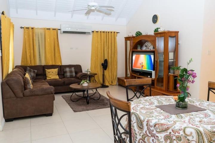 Smart Villa @ Richmond מראה חיצוני תמונה